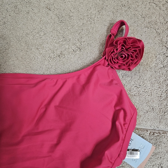 Shade & Shore One-Shoulder Ruched Rose Detail One-Piece Swimsuit Size: Large NWT - Picture 6 of 11